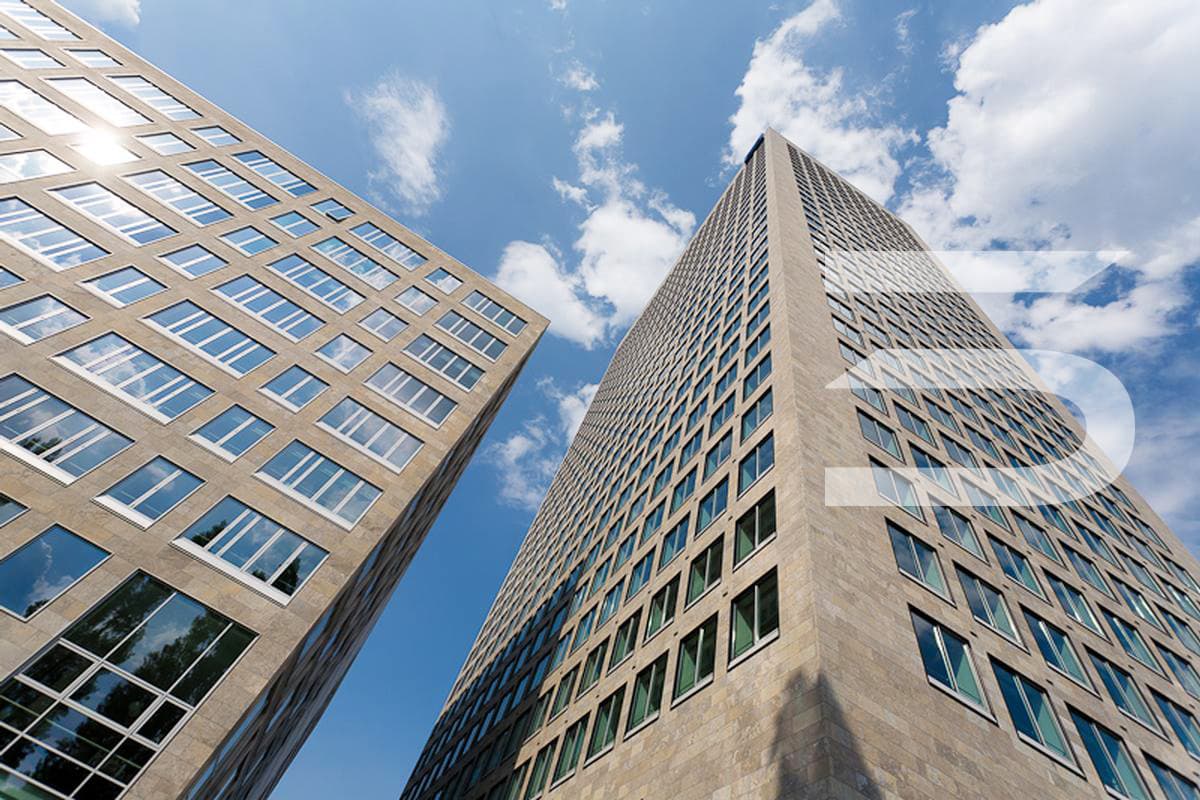 Universal-Invest_tower